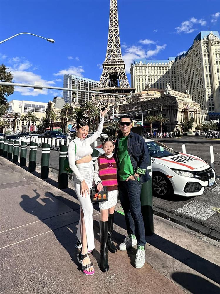 Phương Trinh Jolie để lộ rõ bụng bầu lớn trong bộ ảnh áo dài Tết-9