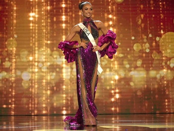 Đầm Ngọc Châu lọt top váy hở bạo nhất lịch sử Miss Universe-11