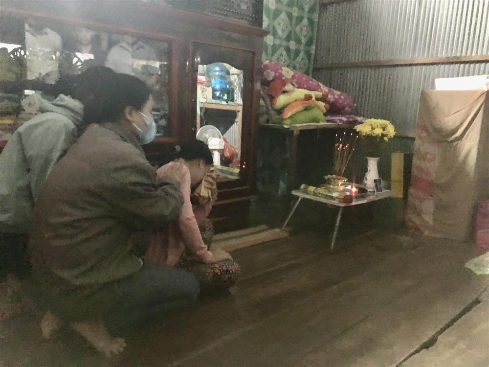 Tang lễ bé Hạo Nam: Bàn học nhỏ trở thành bàn hương khói-4