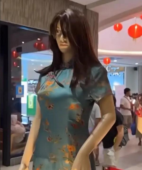 Ma-nơ-canh đón Tết ở Malaysia khiến khách không dám lại gần-2