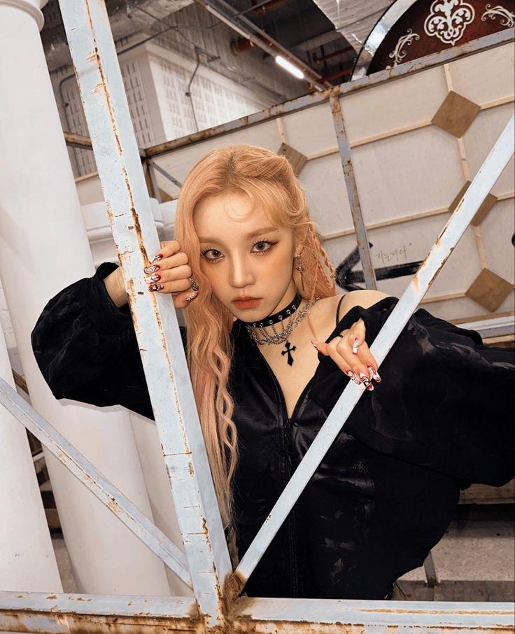 Loạt ca sĩ Kpop tuổi mèo được kỳ vọng 2023 thành công rực rỡ-4