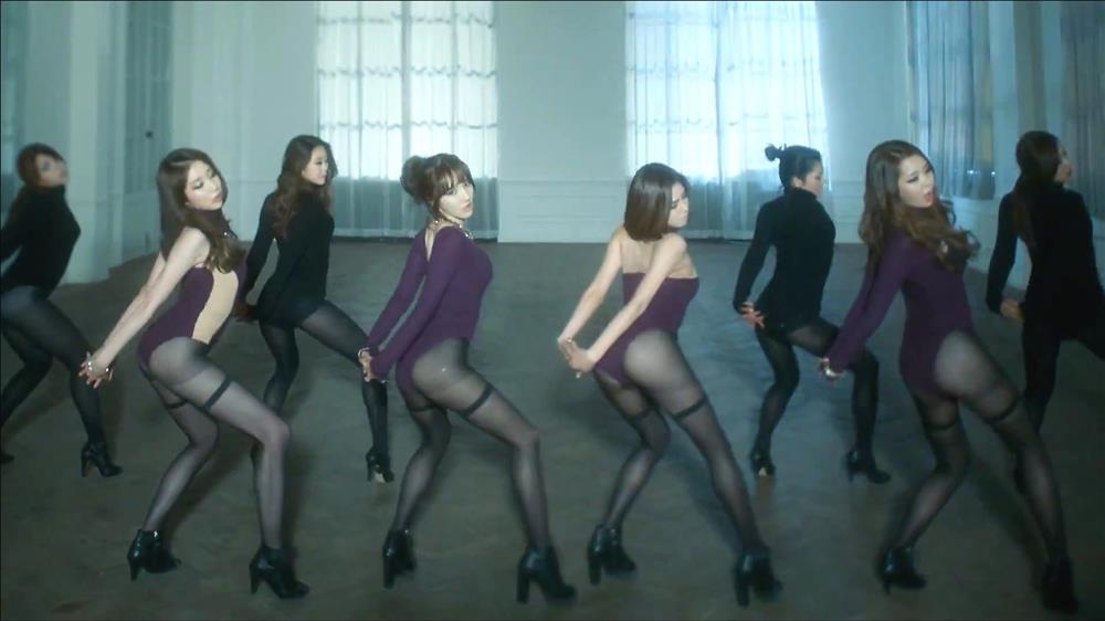 Vũ đạo phản cảm bị cấm cửa trên sóng truyền hình-9