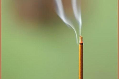 Những điều kiêng kỵ khi thắp hương ngày Tết-4