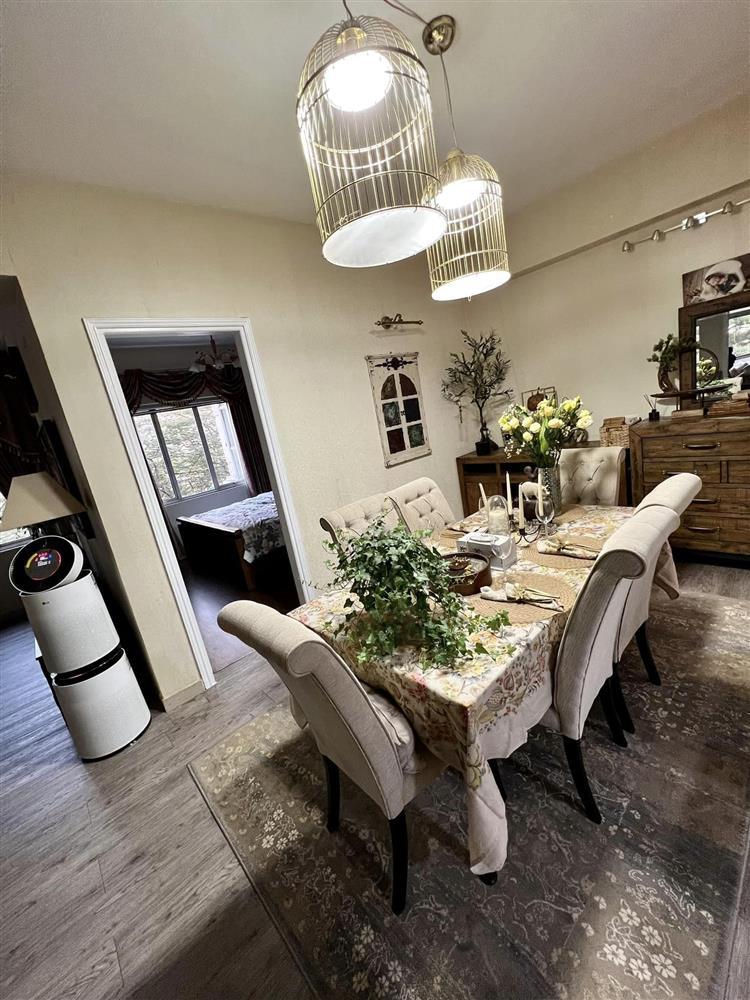 Showbiz Việt ngày 21/1: Chí Nhân dạo phố cuối năm cùng con trai-7