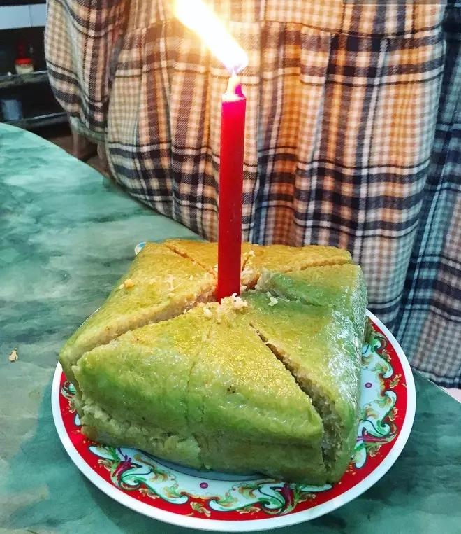 Hài hước những ngày sinh nhật trùng Tết, ai khóc nỗi đau này!-1