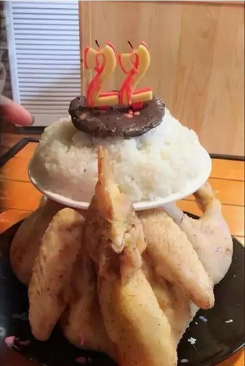 Hài hước những ngày sinh nhật trùng Tết, ai khóc nỗi đau này!-9