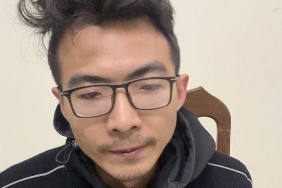 Tạm giam bố dọa giết con ép mẹ cho tiền trả nợ ở Hà Nội