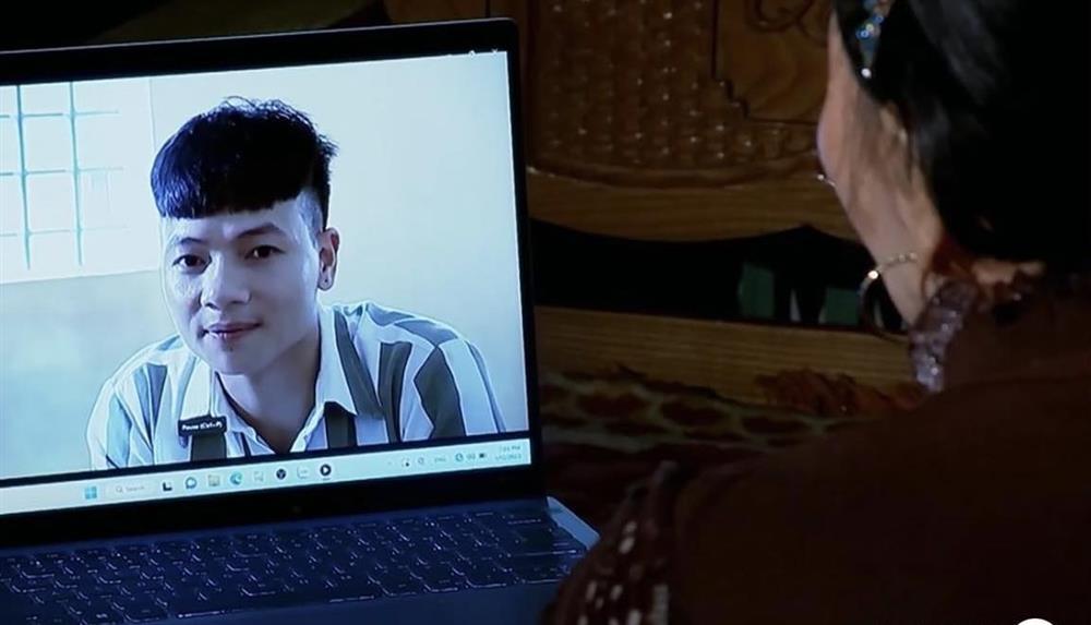 Khá Bảnh lên tivi, mẹ đẻ nhìn thấy con mà nghẹn lòng thương-4