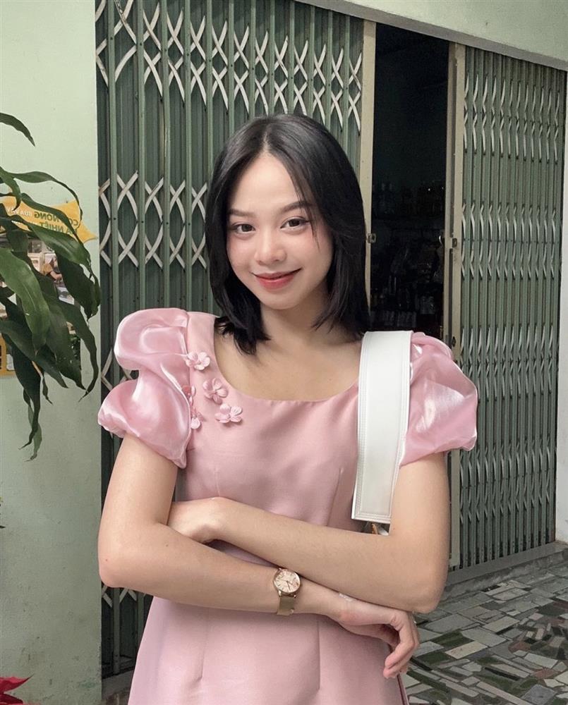 Mùng 1 TẾT: Huyền Baby hở bạo, HHen Niê xúng xính áo dài-3