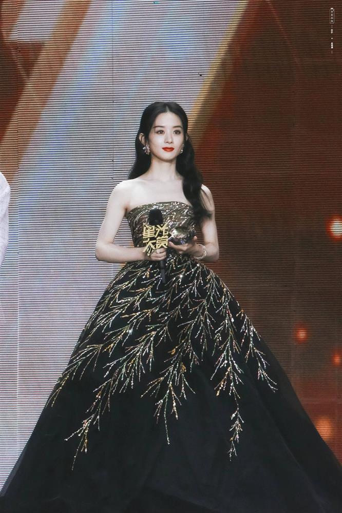 Triệu Lệ Dĩnh: Mỹ nhân tuổi Mão vượt khó thành công nhất Cbiz-8