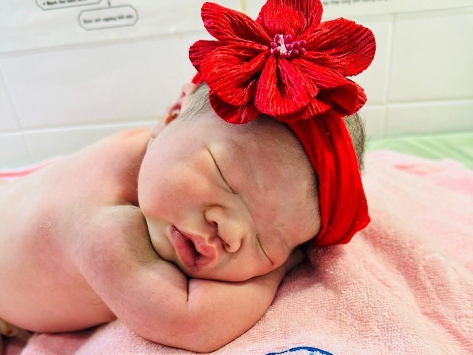 Khoảnh khắc những công dân Quý Mão đầu tiên chào đời-15