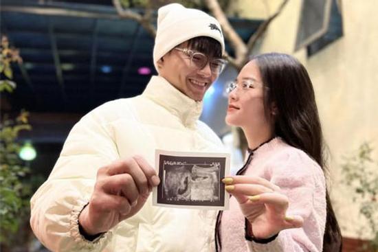 Diễn viên Anh Tú chuẩn bị đón con đầu lòng sau 1 năm kết hôn