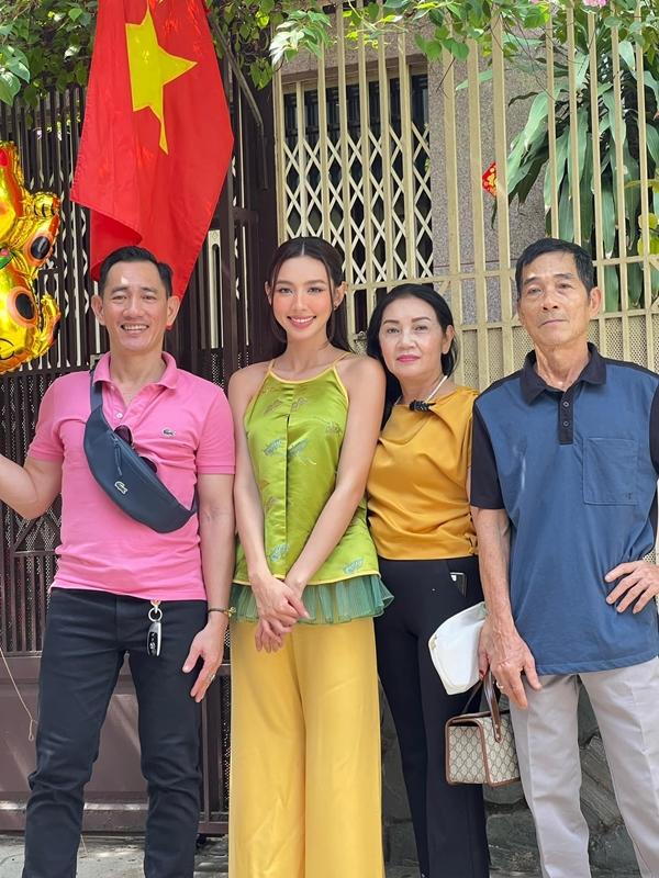 Dàn hoa hậu, á hậu giản dị khi về quê ăn Tết-9