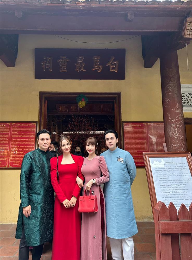 Quỳnh Nga khéo tránh Việt Anh trong ảnh đi chơi Tết cùng hội bạn thân-2