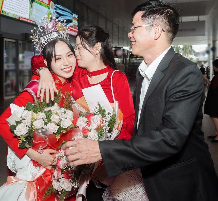 Nhan sắc Hoa hậu Việt Nam Thanh Thủy chuẩn bản sao mẹ-7