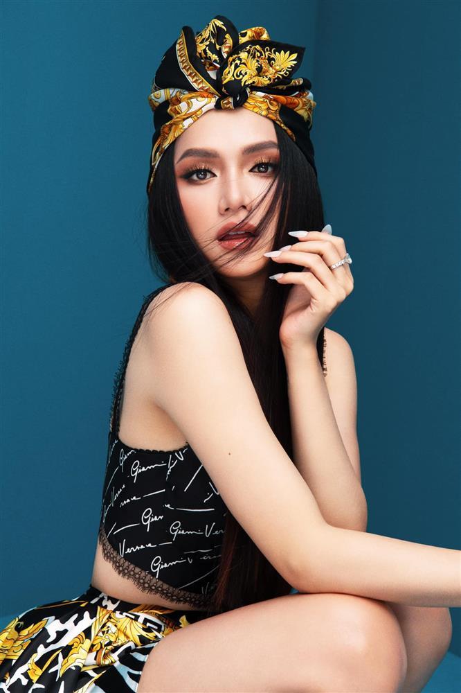 Gia đình Hương Giang đón Tết, netizen chú ý Giang chị - Giang em-5