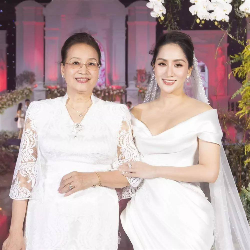 Qua nhà Khánh Thi chúc Tết, Phan Hiển vỡ vụn với câu nói mẹ vợ-3