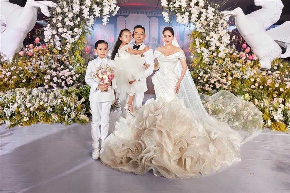 Qua nhà Khánh Thi chúc Tết, Phan Hiển vỡ vụn với câu nói mẹ vợ-6