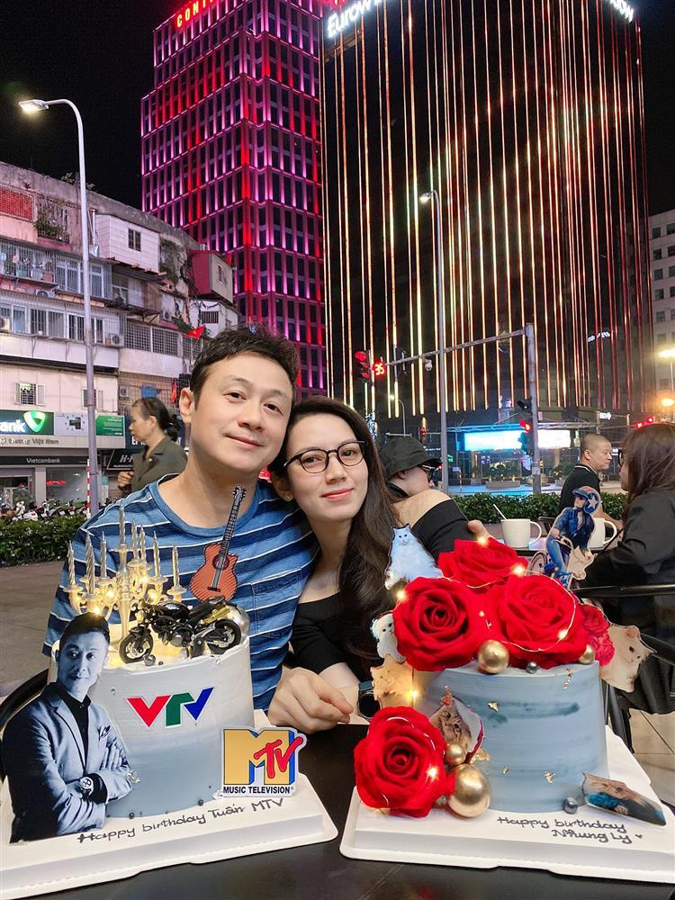 MC Anh Tuấn và vợ trẻ kém 14 tuổi đón con gái chào đời-1