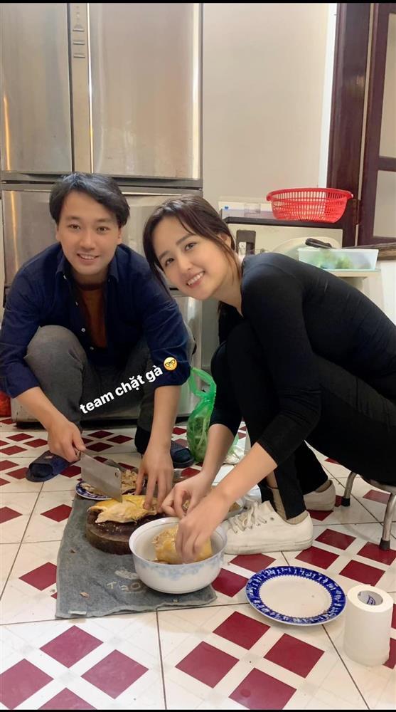 Showbiz Việt ngày 23/1: Lương Thùy Linh cao đến mức chạm mái nhà-4