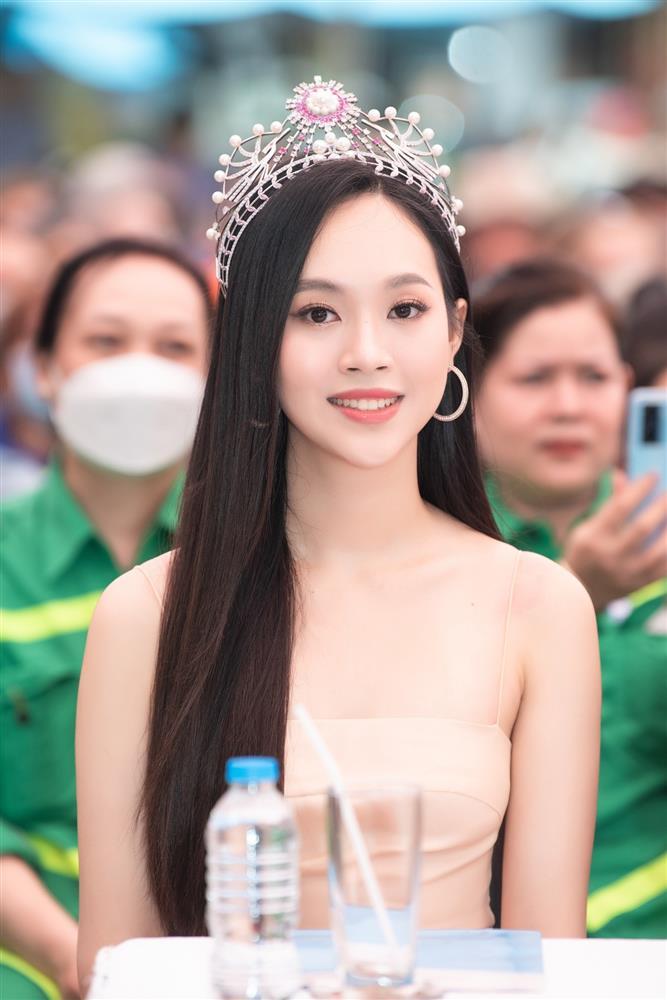 Loạt ảnh cho thấy Á hậu 1 Trịnh Thùy Linh chuẩn con nhà giàu-12