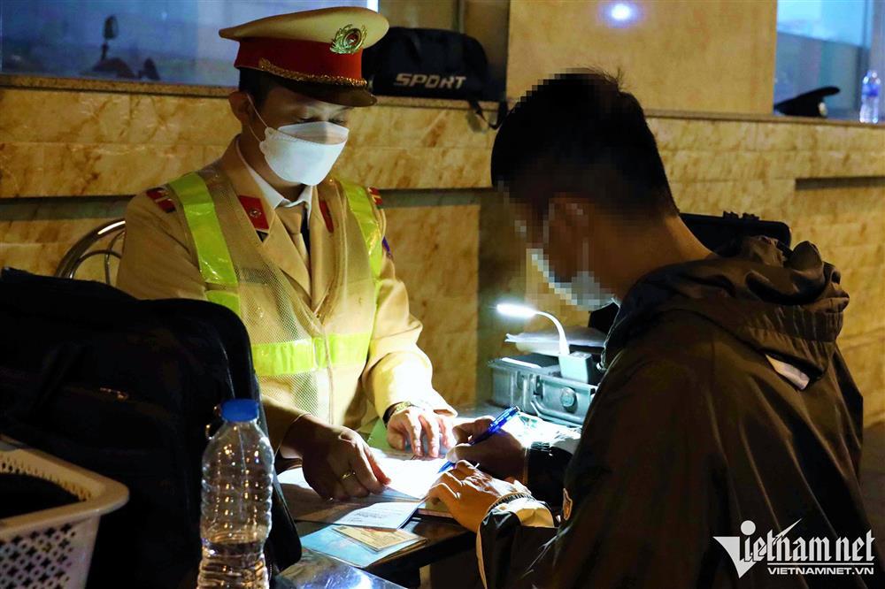 Tài xế say bia rượu ngày Tết, vi phạm nồng độ cồn kịch khung-4