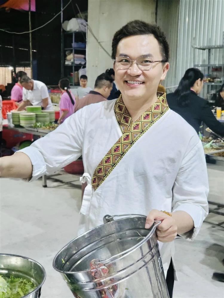 Showbiz Việt ngày 24/1: Chồng Lan Phương được mẹ vợ chiều hết nấc-2