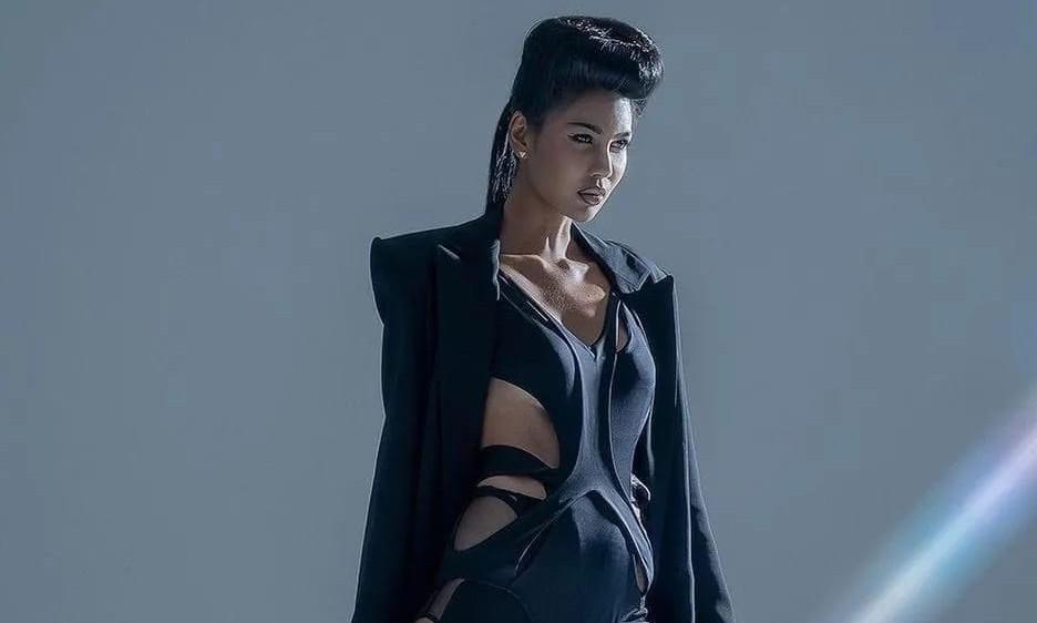 Á hậu Thái Lan bị chỉ trích vì khoe ảnh nhạy cảm đầu năm mới-2