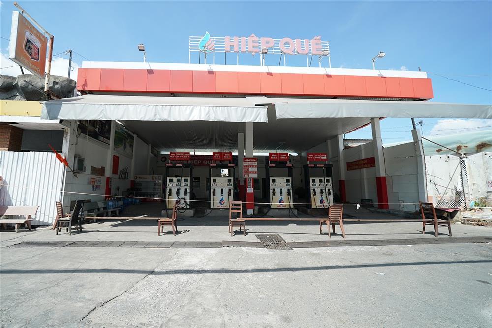 Nhiều cây xăng ở TPHCM thản nhiên... nghỉ Tết-4