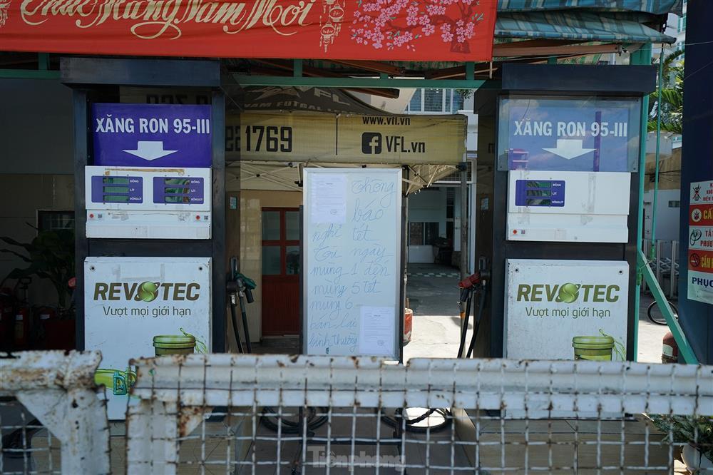 Nhiều cây xăng ở TPHCM thản nhiên... nghỉ Tết-6