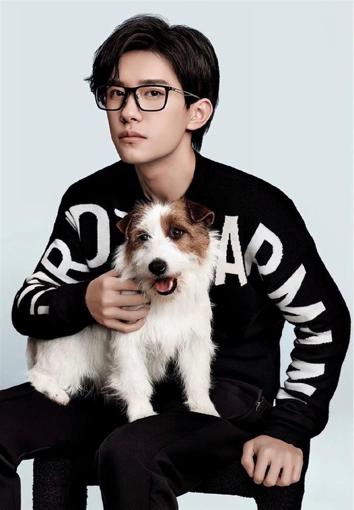 Dịch Dương Thiên Tỉ là ông hoàng phòng vé trẻ nhất Trung Quốc-3