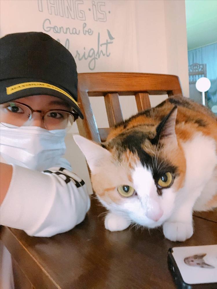 Idol Kpop và mèo cưng: choáng với đại gia đình của Lisa BLACKPINK-1