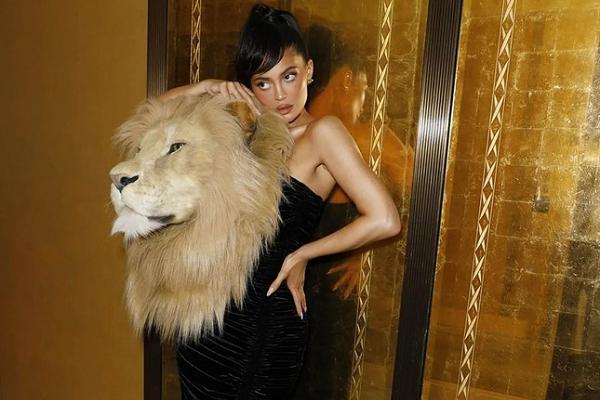 Vóc dáng đồng hồ cát của Kylie Jenner khi diện bikini-4