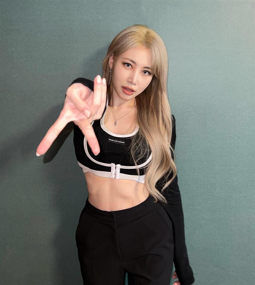 Ca sĩ Hàn tố bạn trai ngoại tình, lăng nhăng với 5 người cùng lúc-1