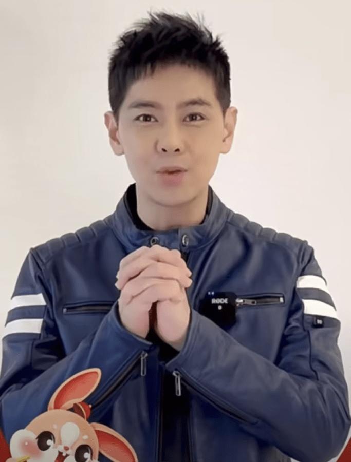 Tết của Lâm Chí Dĩnh sau tai nạn-2