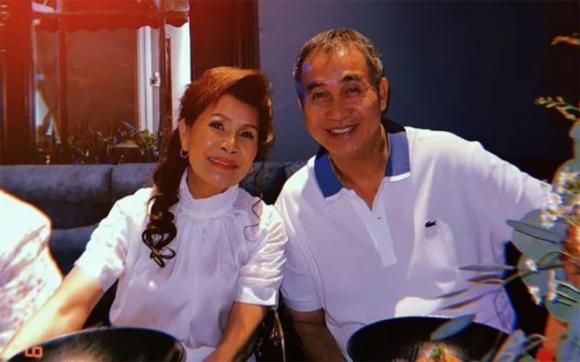 Minh Nhựa hạnh phúc khoe được bố quyền lực cõng trên lưng-5