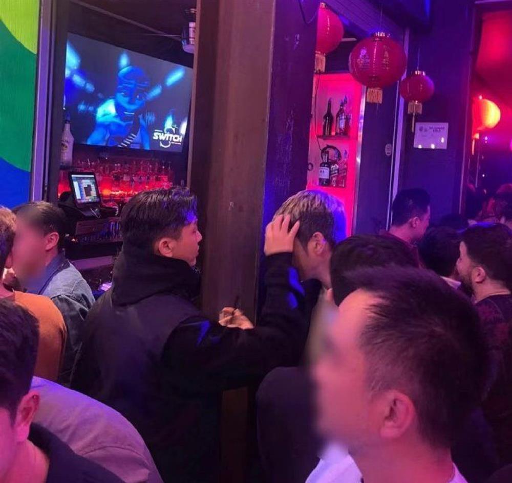 劉亞仁和緋聞男友在US-3約會的照片