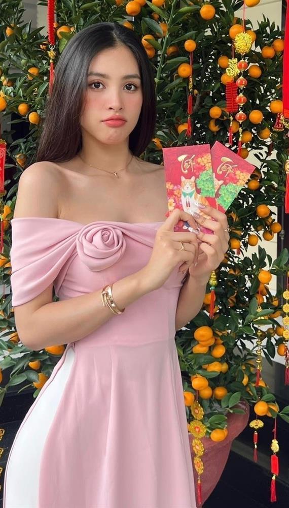 4 Hoa hậu Mỹ Linh, Tiểu Vy, Đỗ Thị Hà và Thanh Thủy đụng hàng-3