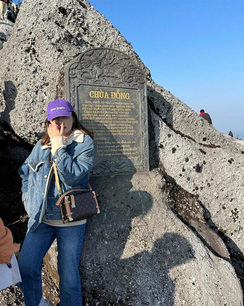 Bật mood chiến dịp Tết: Chi Pu diện bikini, Phương Oanh váy rách-8