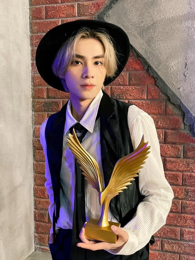 Bộ ba 99-line nhà Neo: Mark toàn năng, Hendery tấu hề-2