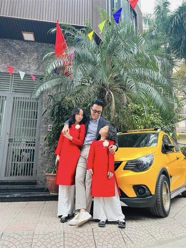 Showbiz Việt ngày 25/1: Hồng Đăng hân hoan đón Tết bên gia đình-1