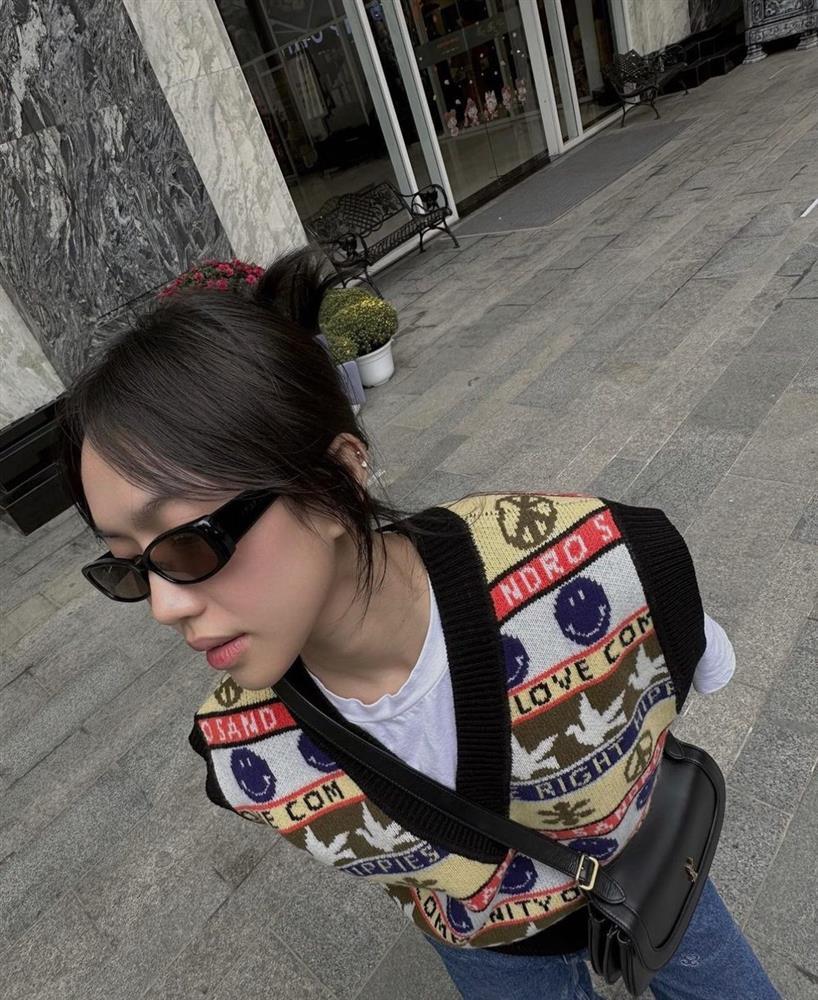 Dâu mới Diệu Nhi năm đầu đón Tết nhà chồng với gu thời trang đa dạng-1