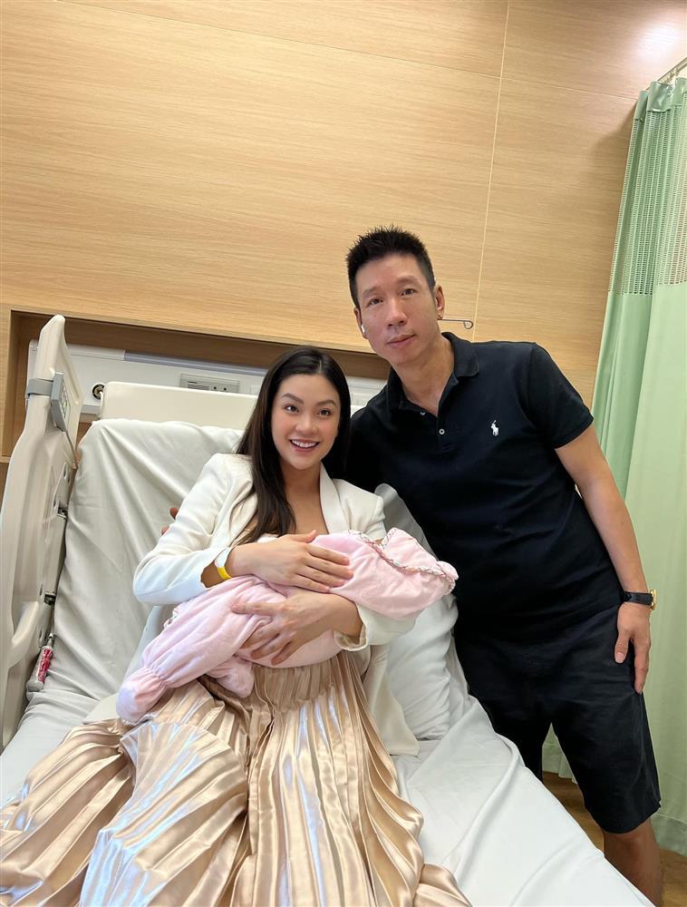 Showbiz Việt ngày 25/1: Hồng Đăng hân hoan đón Tết bên gia đình-3