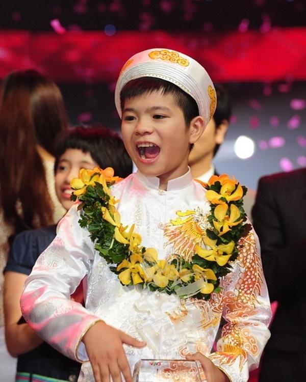 Những đứa trẻ lạc lối của showbiz Việt-5
