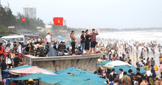 Biển Vũng Tàu đông nghịt người dịp Tết Quý Mão-5