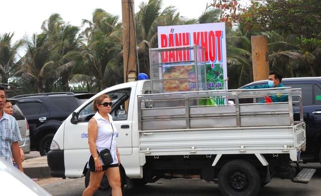 Biển Vũng Tàu đông nghịt người dịp Tết Quý Mão-8