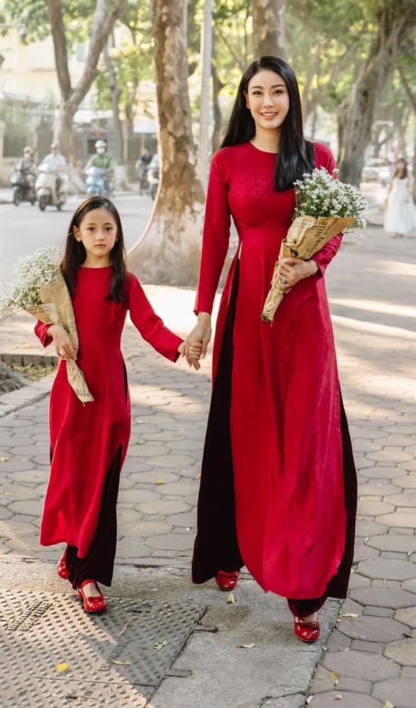 Loạt tiểu thư con nhà sao Việt gây sốt khi diện áo dài đôi cùng mẹ-2