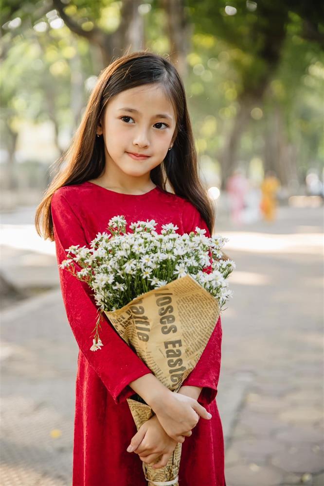 Con gái sao Việt diện áo dài đôi cùng mẹ: Ai được khen là Hoa hậu tương lai?-3