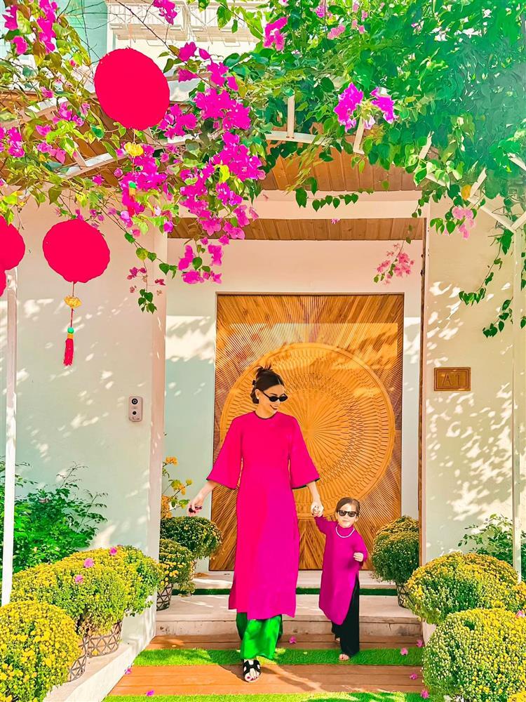 Loạt tiểu thư con nhà sao Việt gây sốt khi diện áo dài đôi cùng mẹ-5