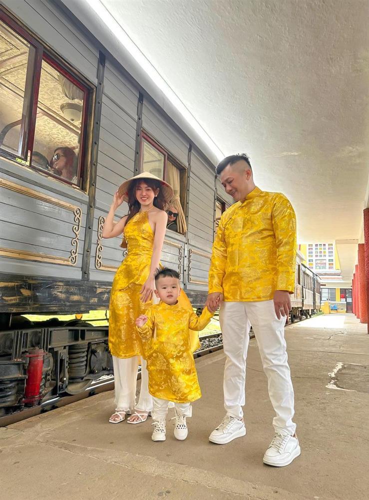 Trang Nemo gây bất ngờ khi khoe bụng bầu sau Tết-4